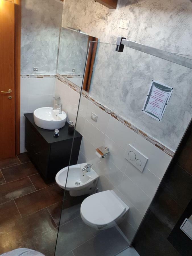 Andrea'S Apartments - Chiasserini Milano Ngoại thất bức ảnh